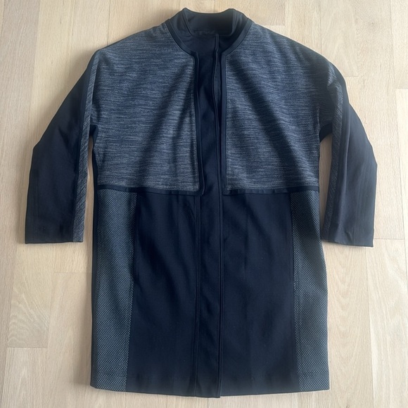 Lululemon Cocoon Car Coat – Women’s XS – Black/Gray - Picture 7 of 10
